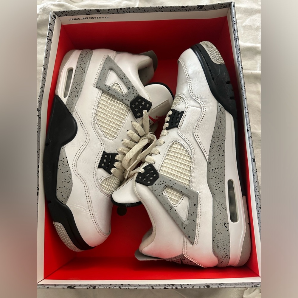 Air Jordan 4 Retro OG (cement) 
Size 10